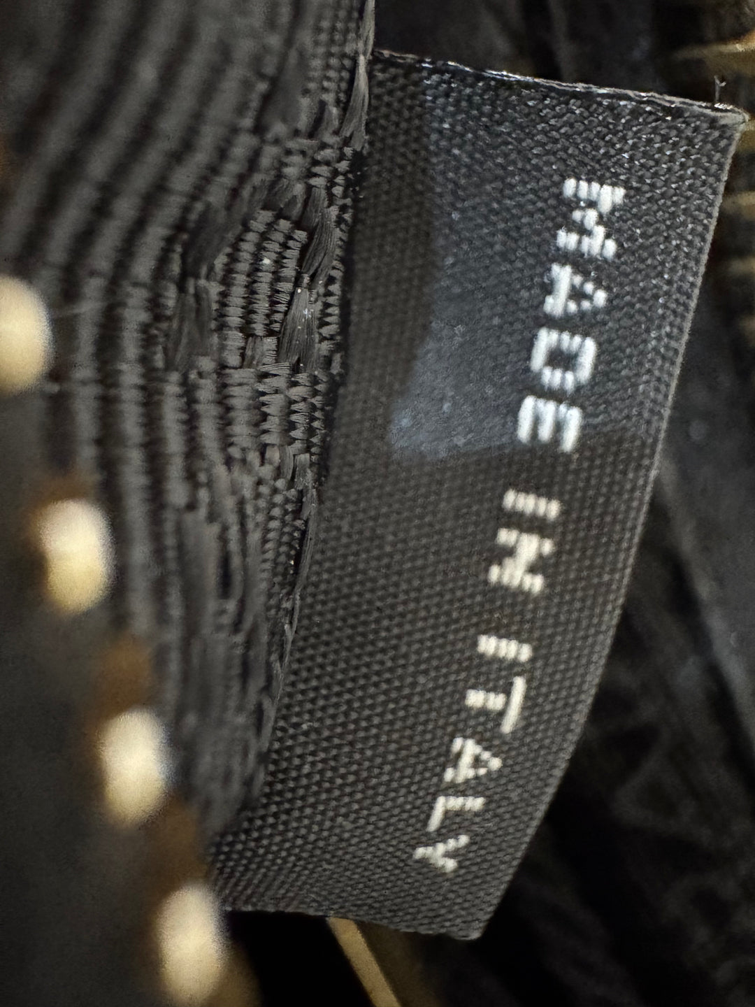 Prada Re-Edition 2005 in Pelle Saffiano