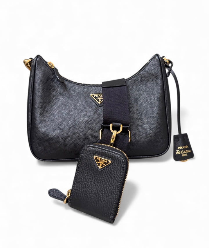Prada Re-Edition 2005 in Pelle Saffiano
