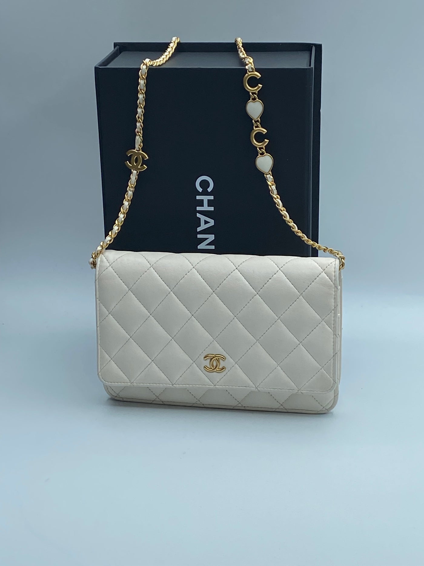 Chanel Wallet on chain woc