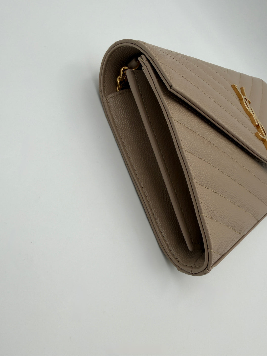 Saint Laurent pochette cassandre con catena