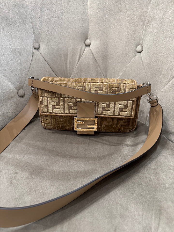 Fendi Baguette – Velluto con Monogram FF