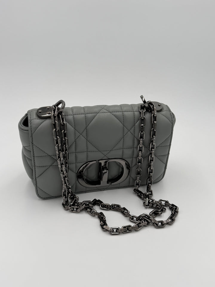 Dior Caro Flap piccola in pelle