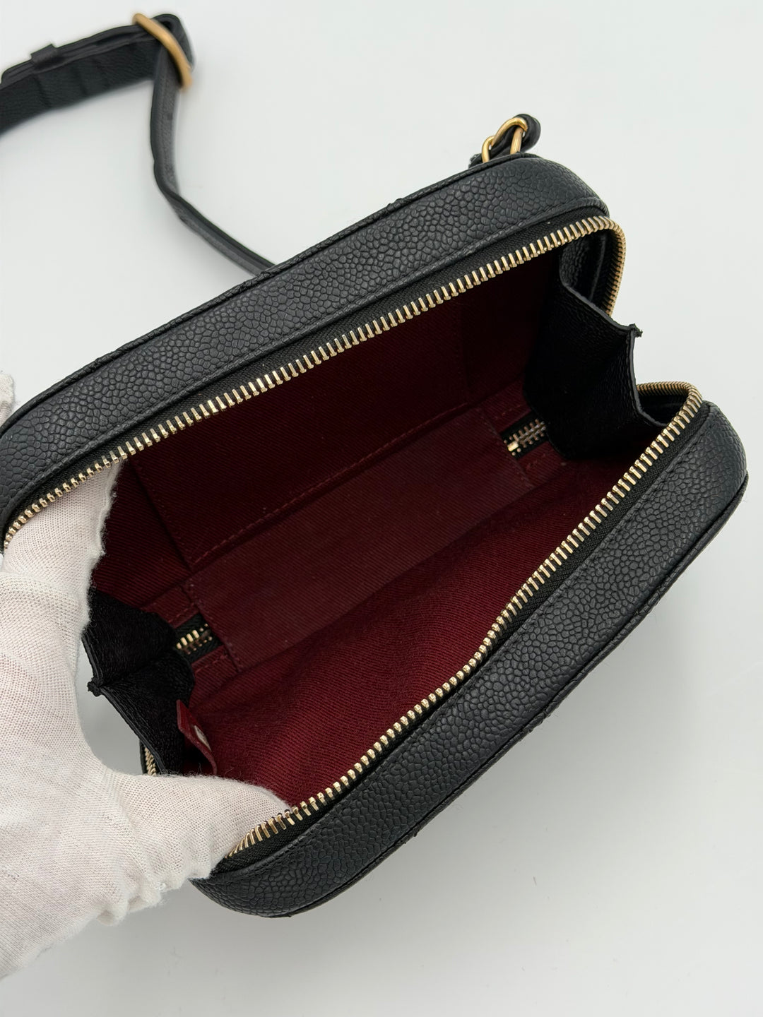 Chanel black caviar camera /marsupio mini bag
