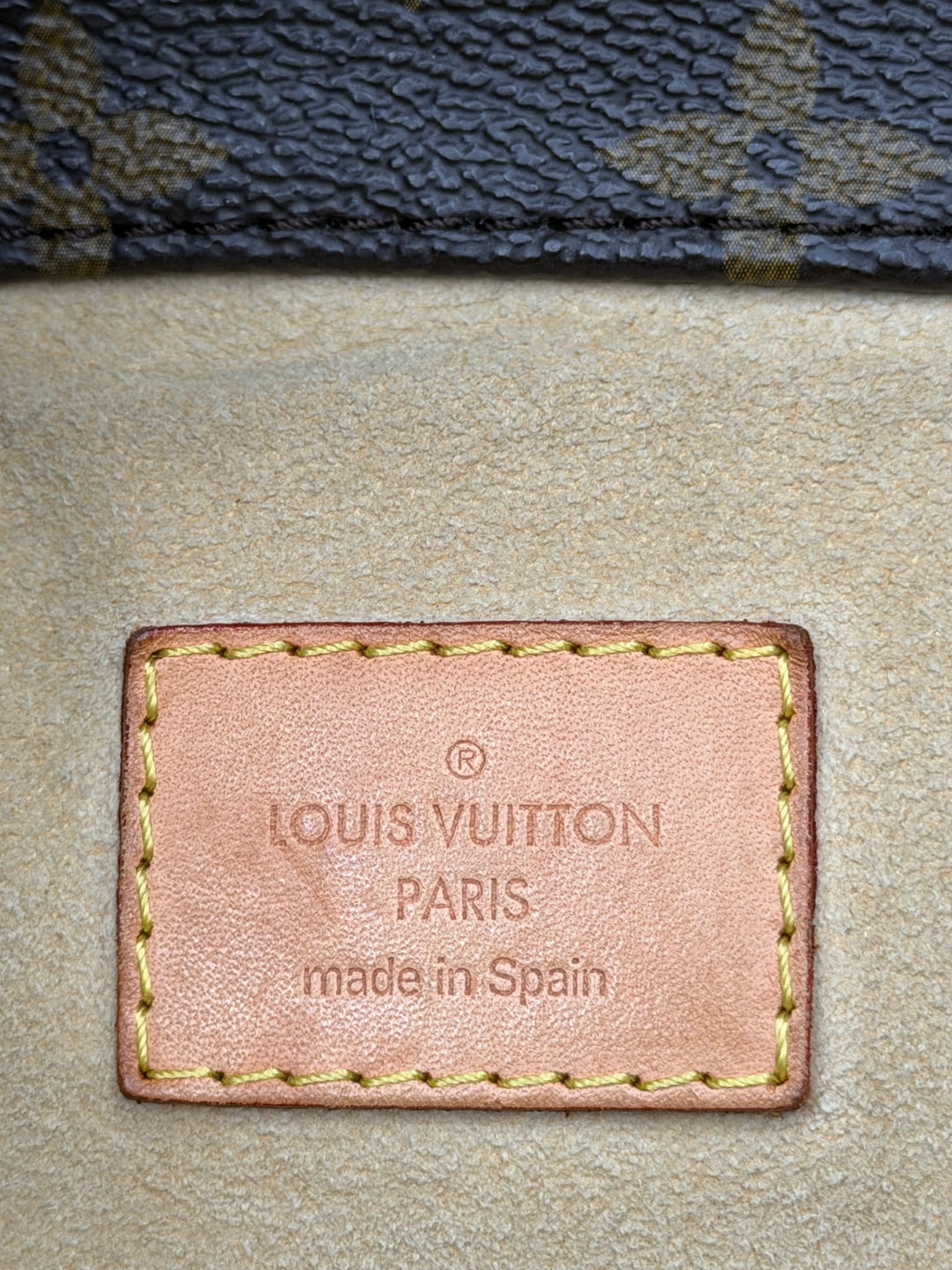Louis Vuitton Artsy MM