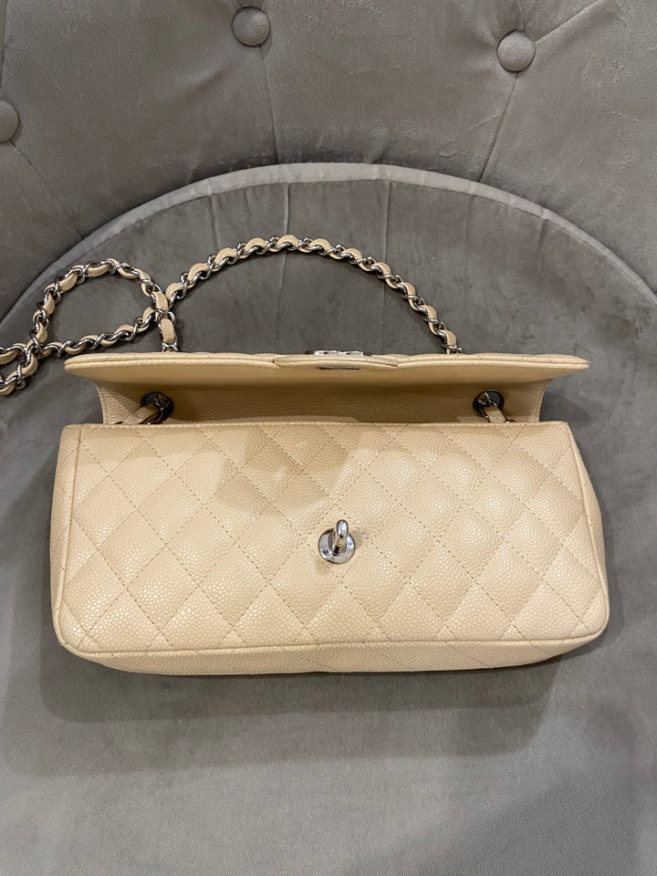 Chanel East West single flap