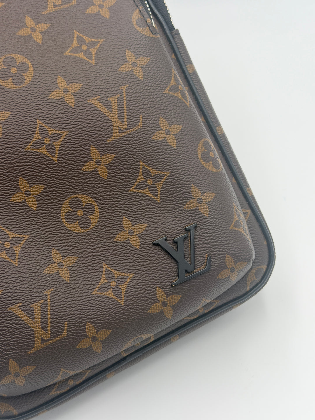 Louis Vuitton Avenue NM