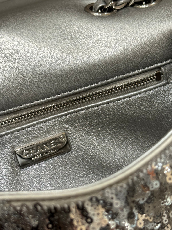 Chanel Classic Flap in paillettes