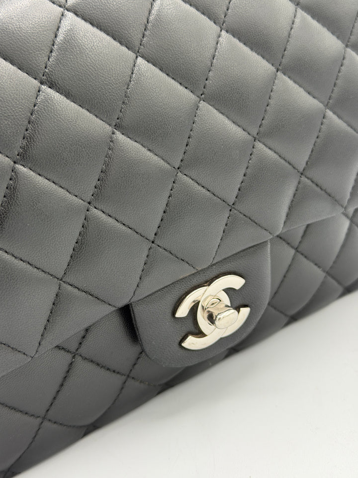 Chanel Classic 11.12