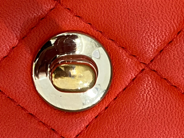 Chanel classica media