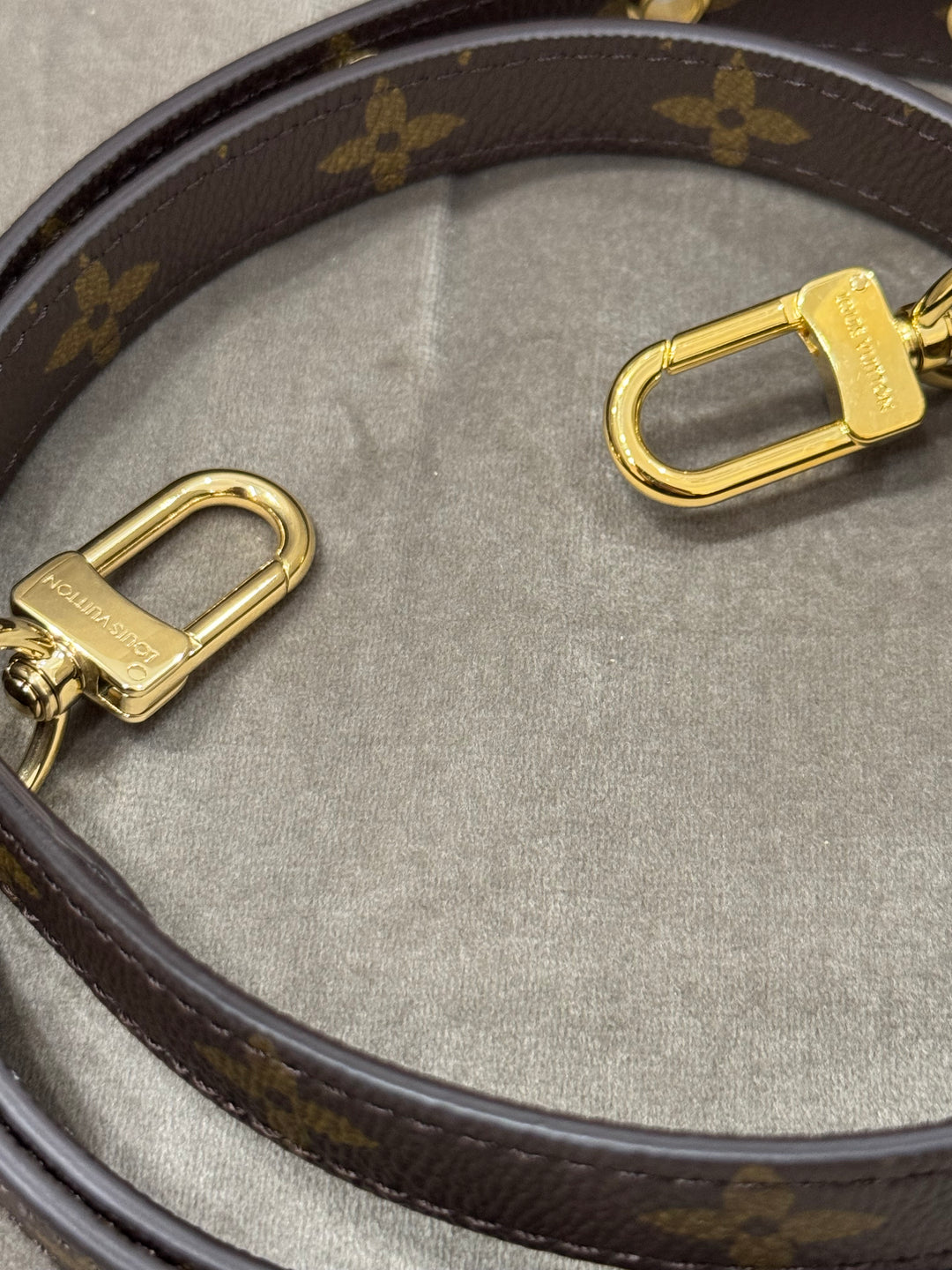 Louis Vuitton Pochette Métis