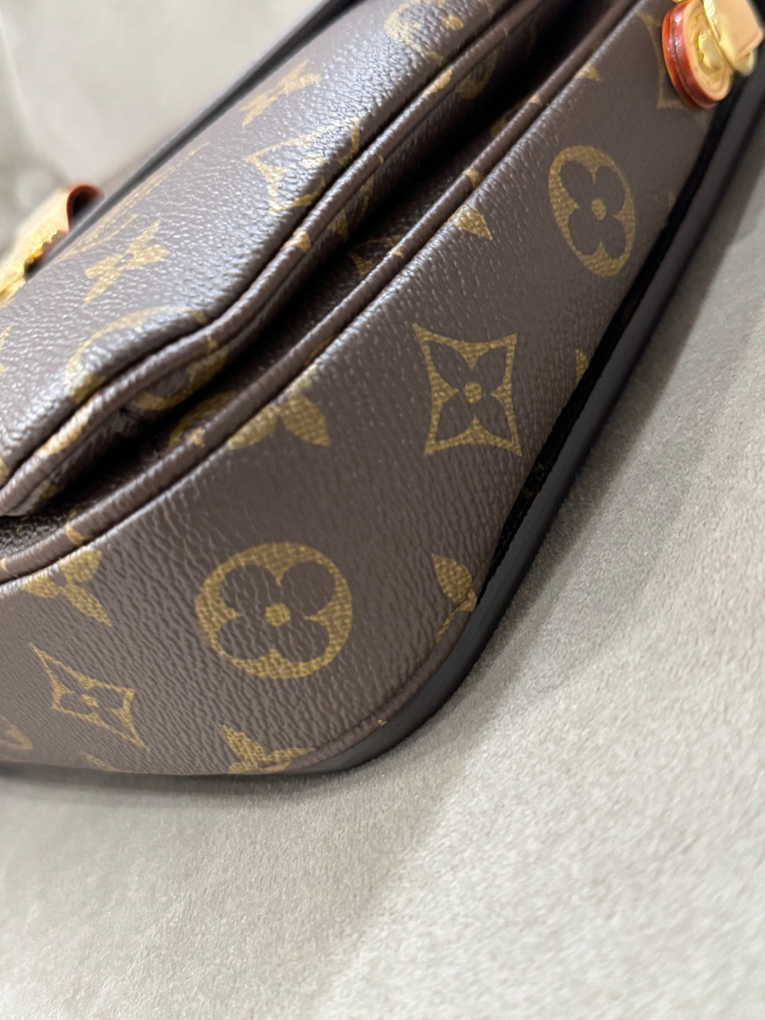 Louis Vuitton Pochette Métis