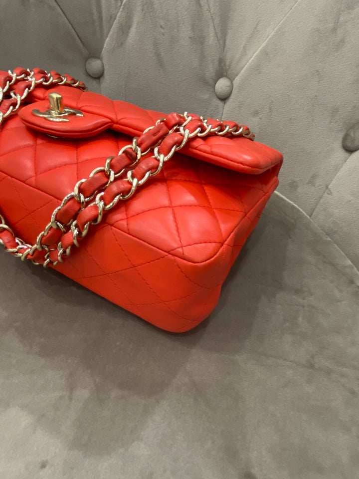 Chanel classica media
