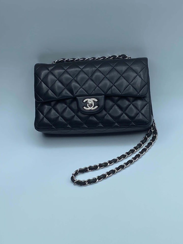 Chanel classica small 23cm