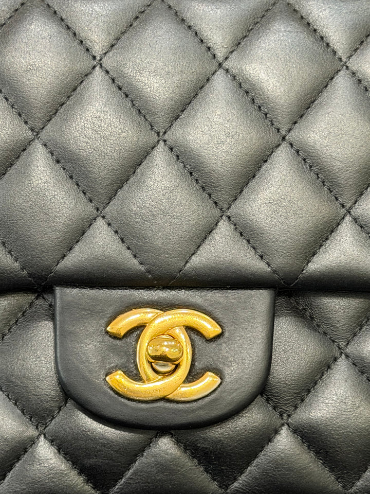 Chanel Classic flap media
