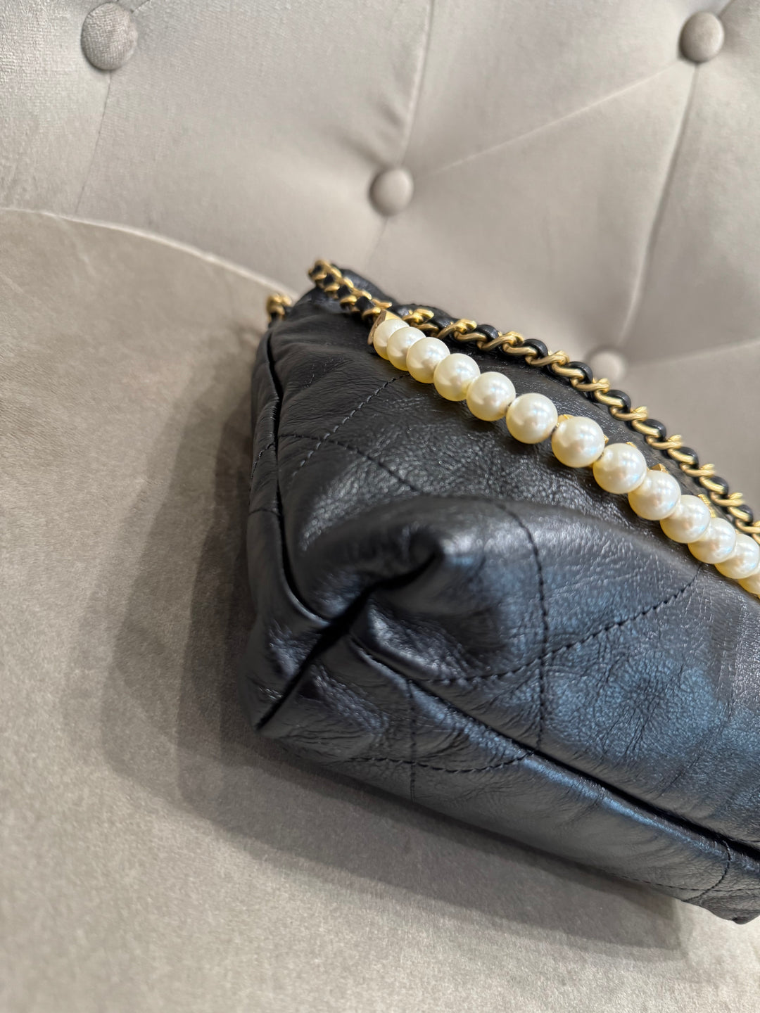 Chanel 22 mini Pearls