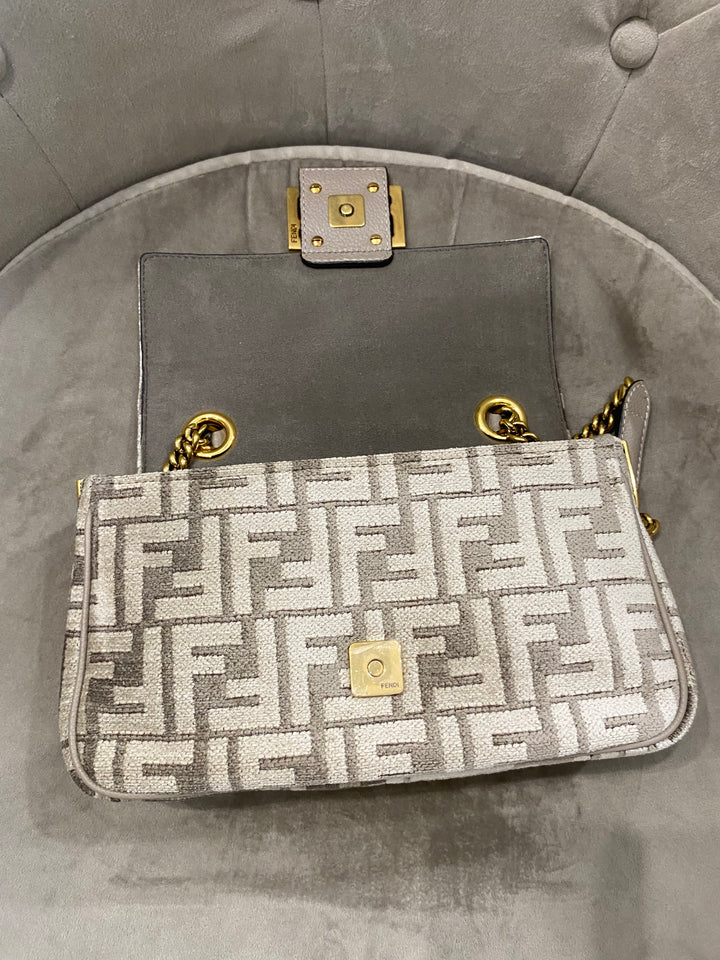 Borsa Baguette Fendi in Ciniglia jacquard