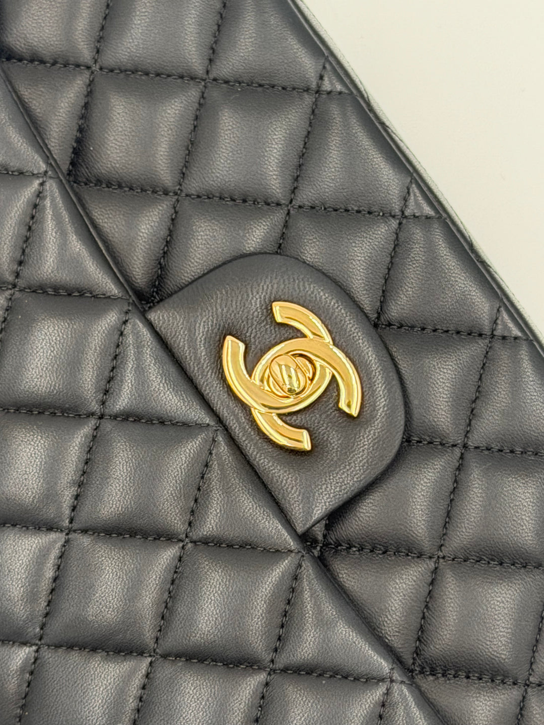 Chanel Classic 11.12