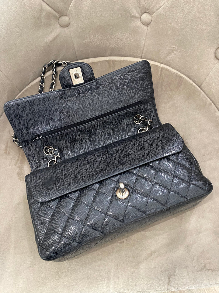 Borsa Chanel media