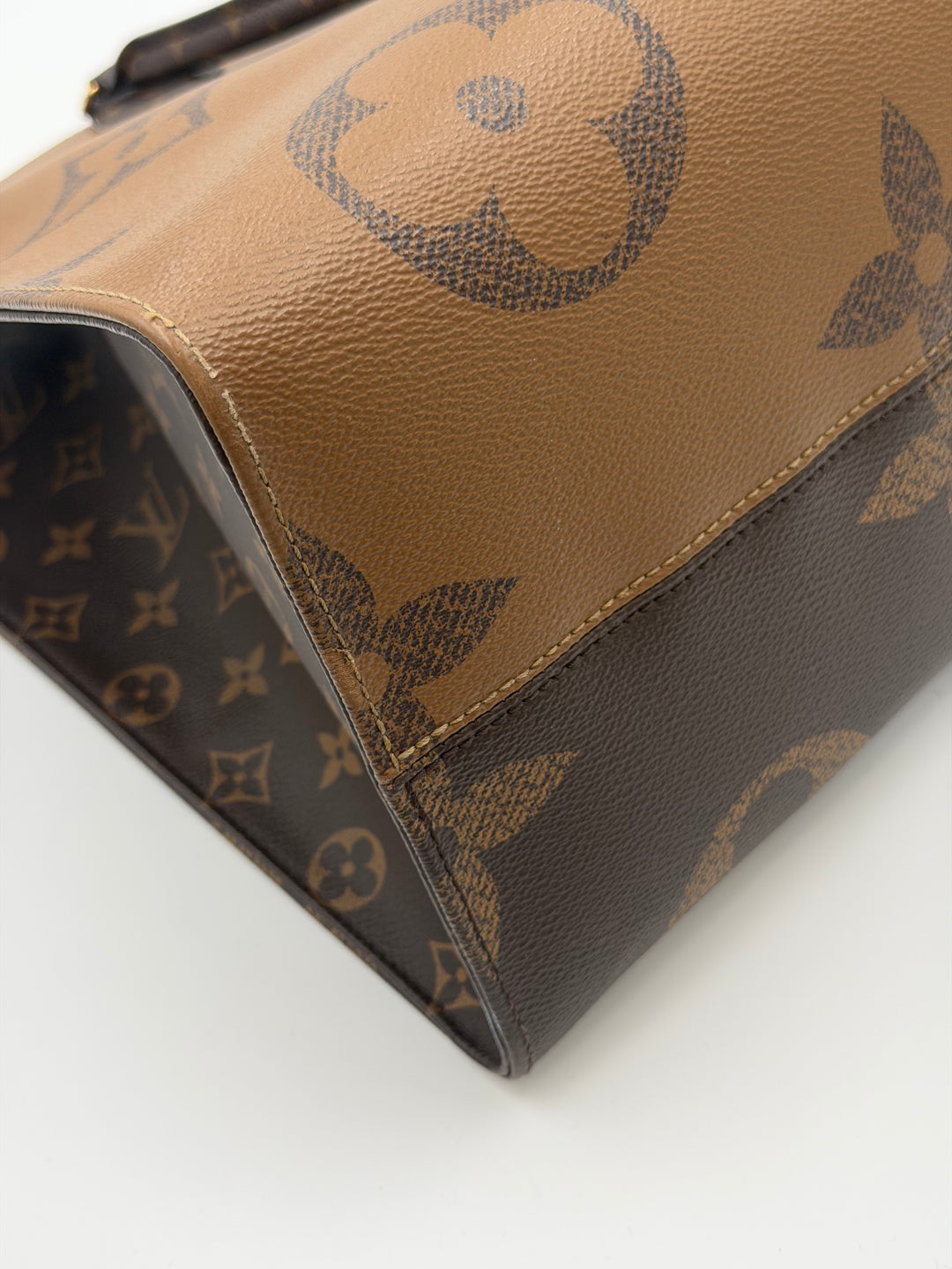 Louis Vuitton OnTheGo GM