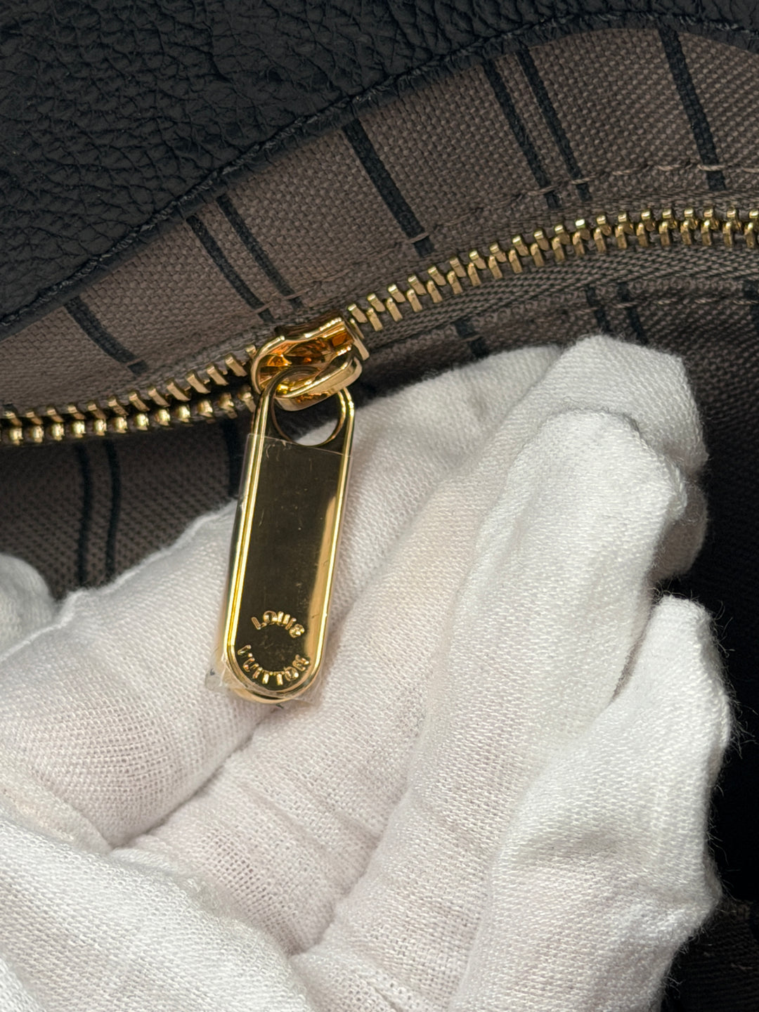 Louis Vuitton Artsy MM