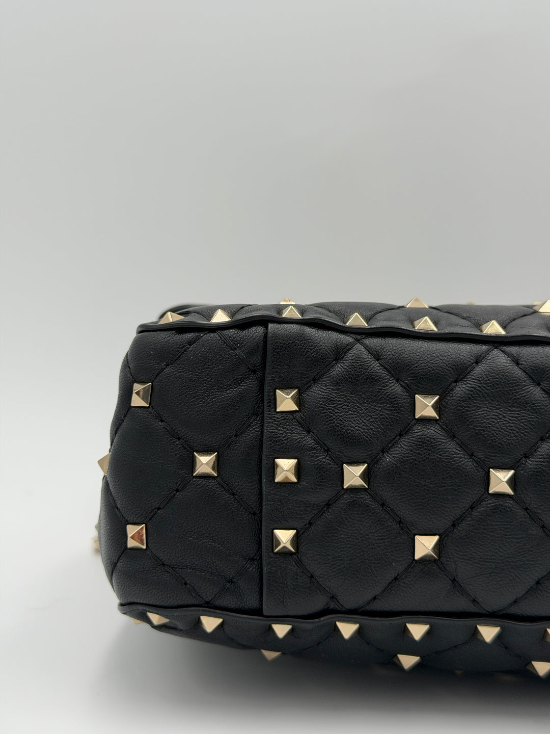 Valentino Garavani Rockstud Spike Media