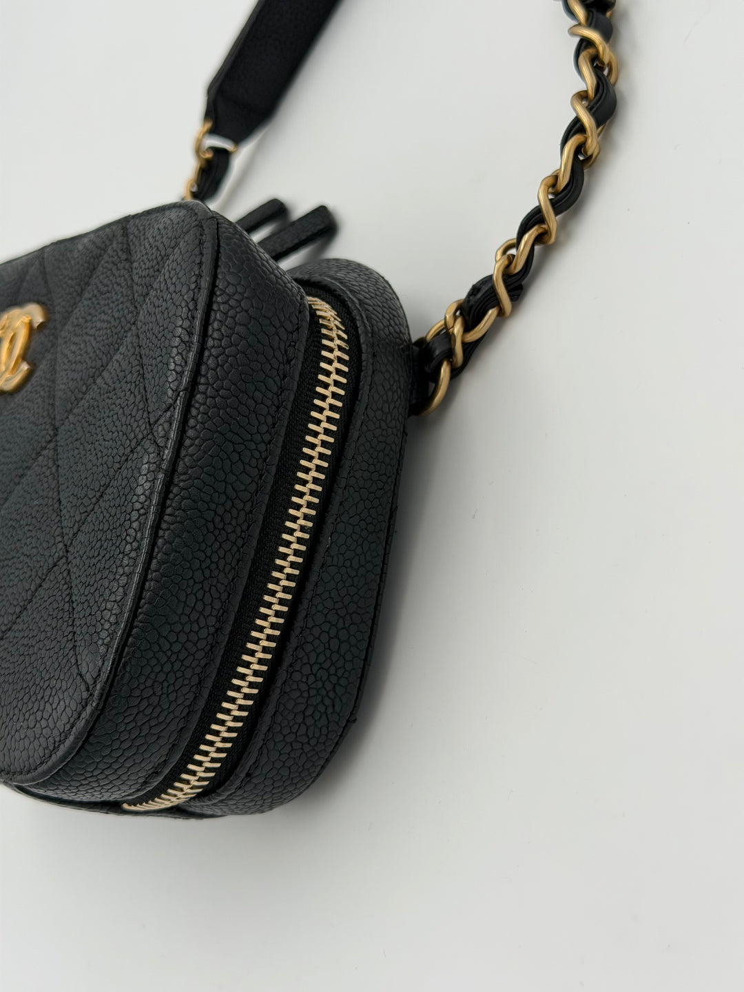 Chanel black caviar camera /marsupio mini bag