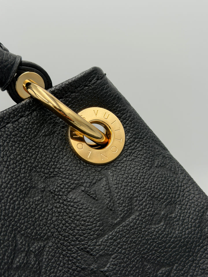 Louis Vuitton Artsy MM