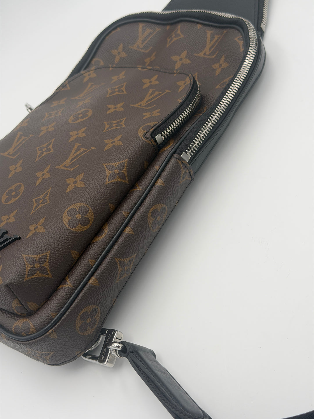 Louis Vuitton Avenue NM