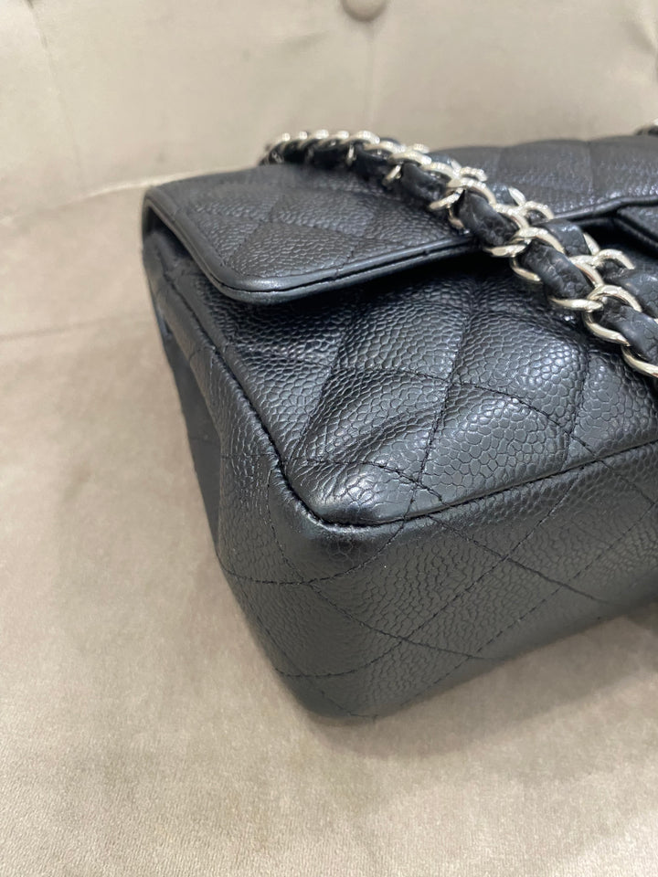 Borsa Chanel media