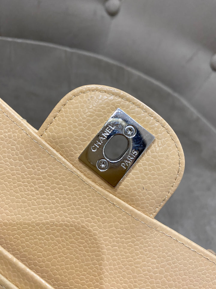 Chanel Classica media