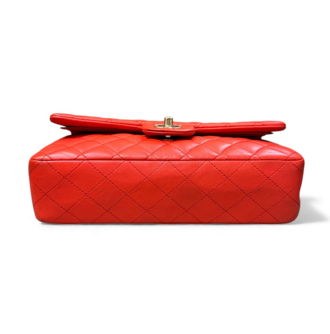 Chanel classica media