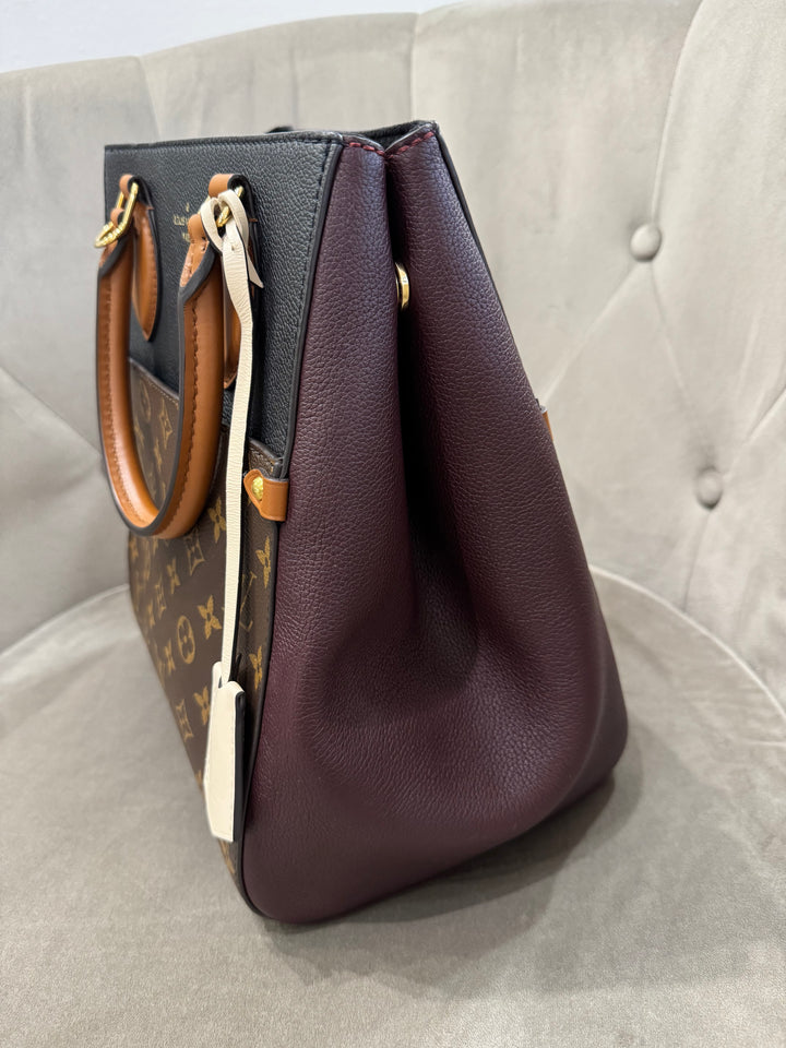 Louis Vuitton tote  Fold MM
