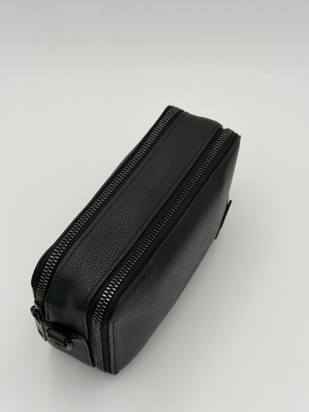 Louis Vuitton Alpha Wearable Wallet