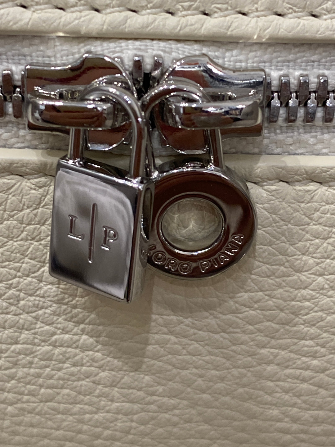 Loro piana extra pocket L19