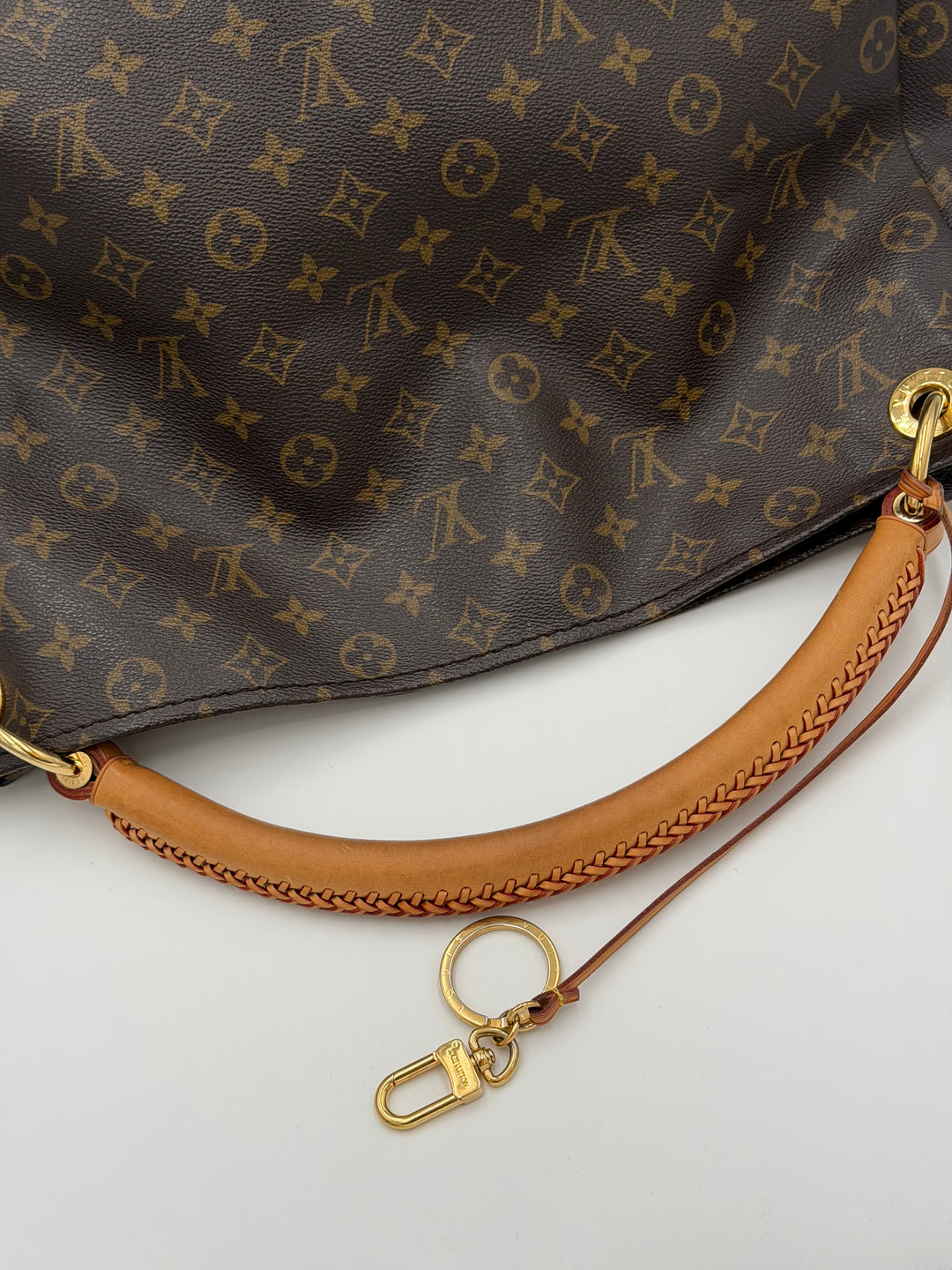 Louis Vuitton Artsy MM