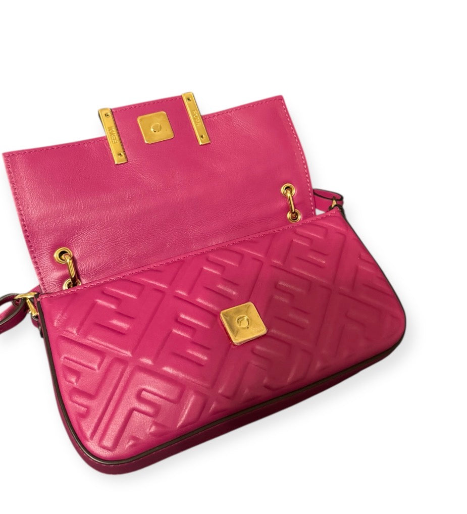 Fendi Phone Baguette in pelle