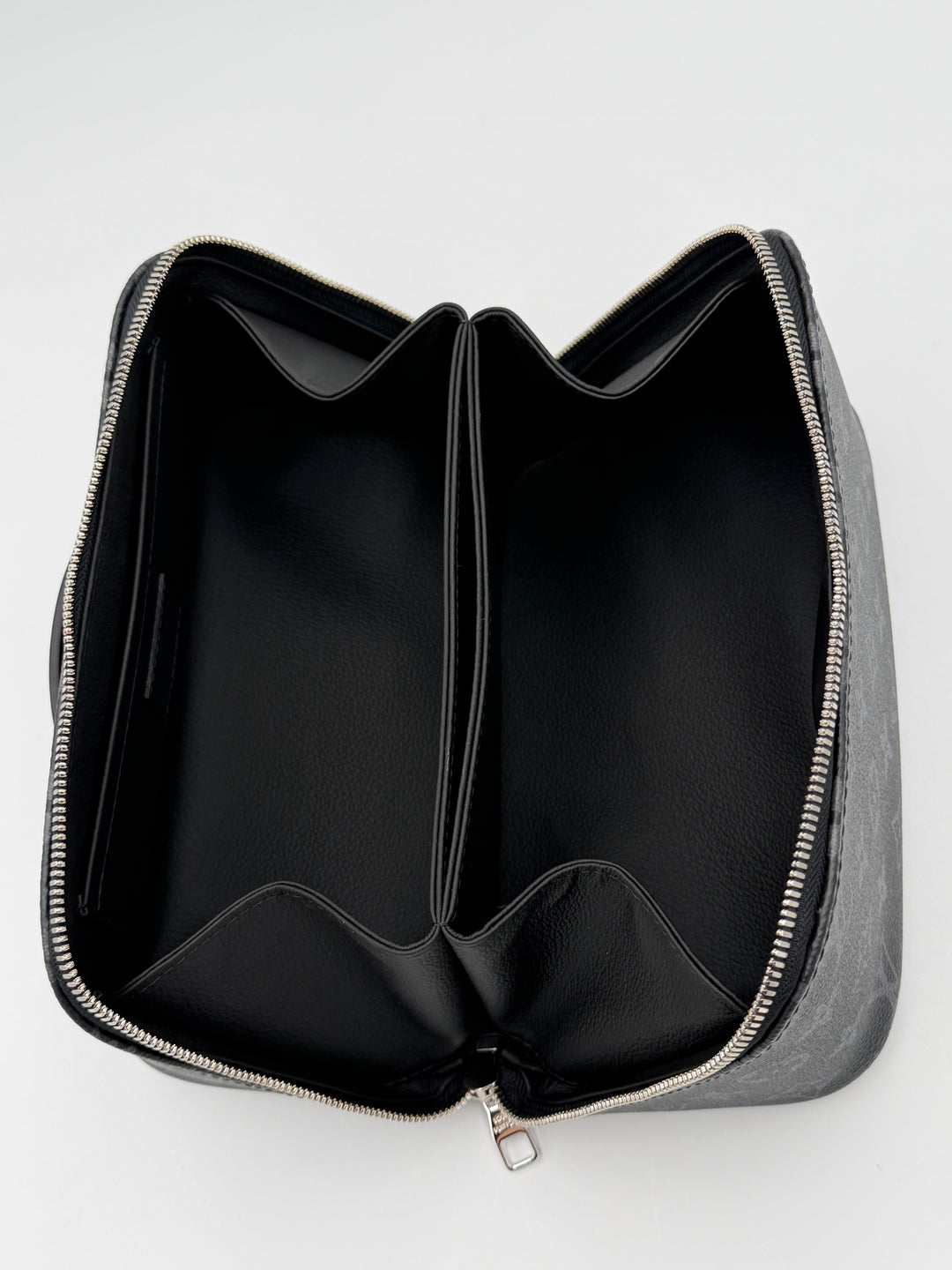 Louis Vuitton Pochette Toiletry