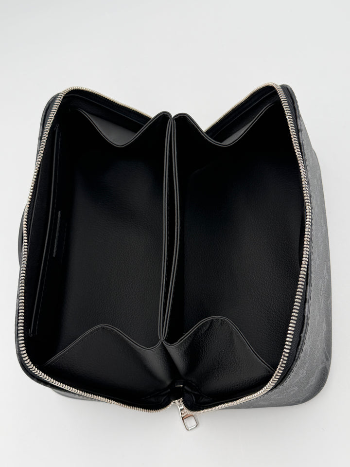Louis Vuitton Pochette Toiletry