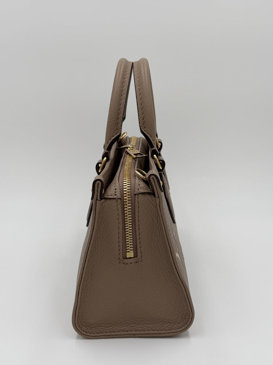 Louis Vuitton OnTheGo East West