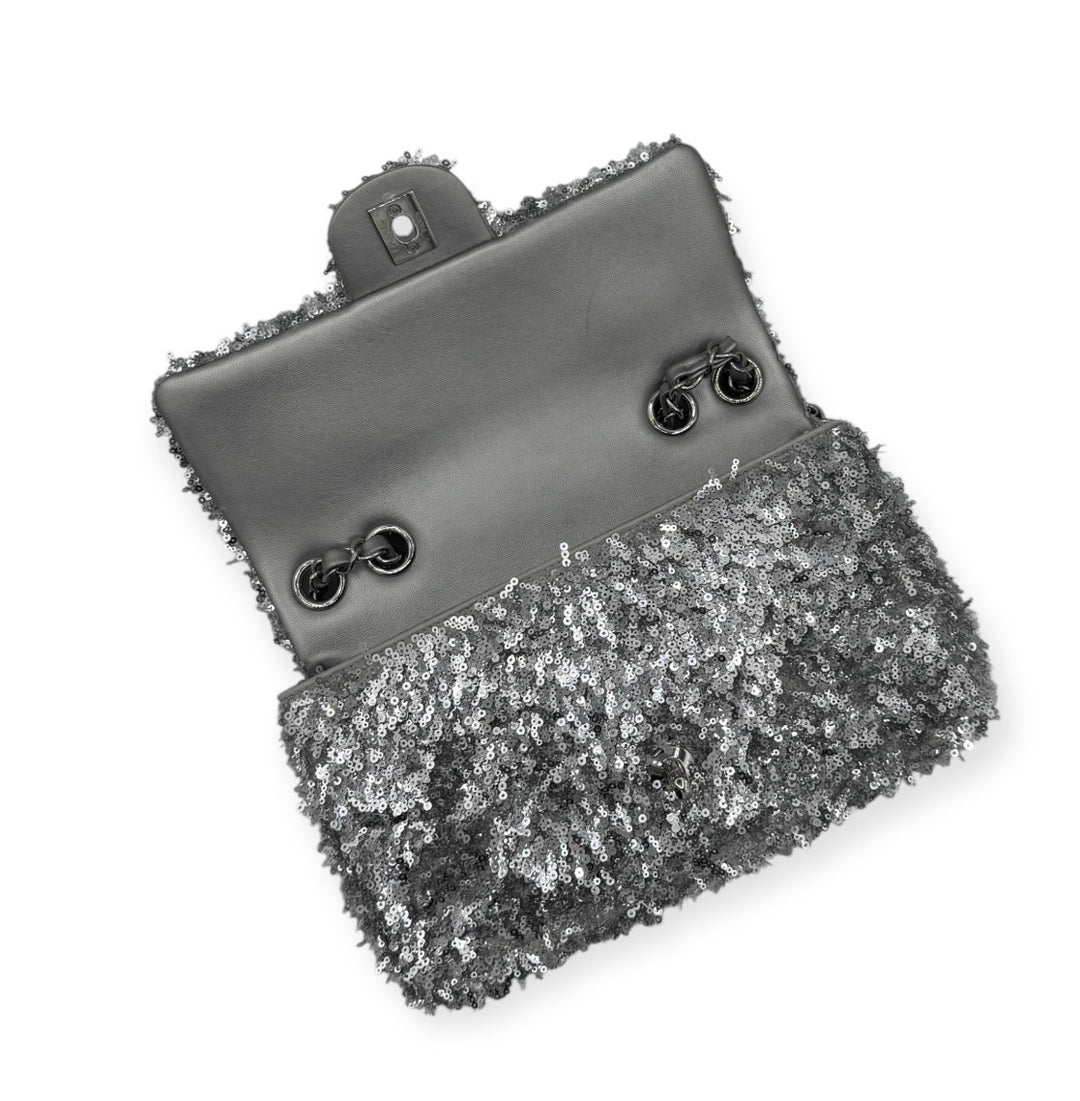 Chanel Classic Flap in paillettes