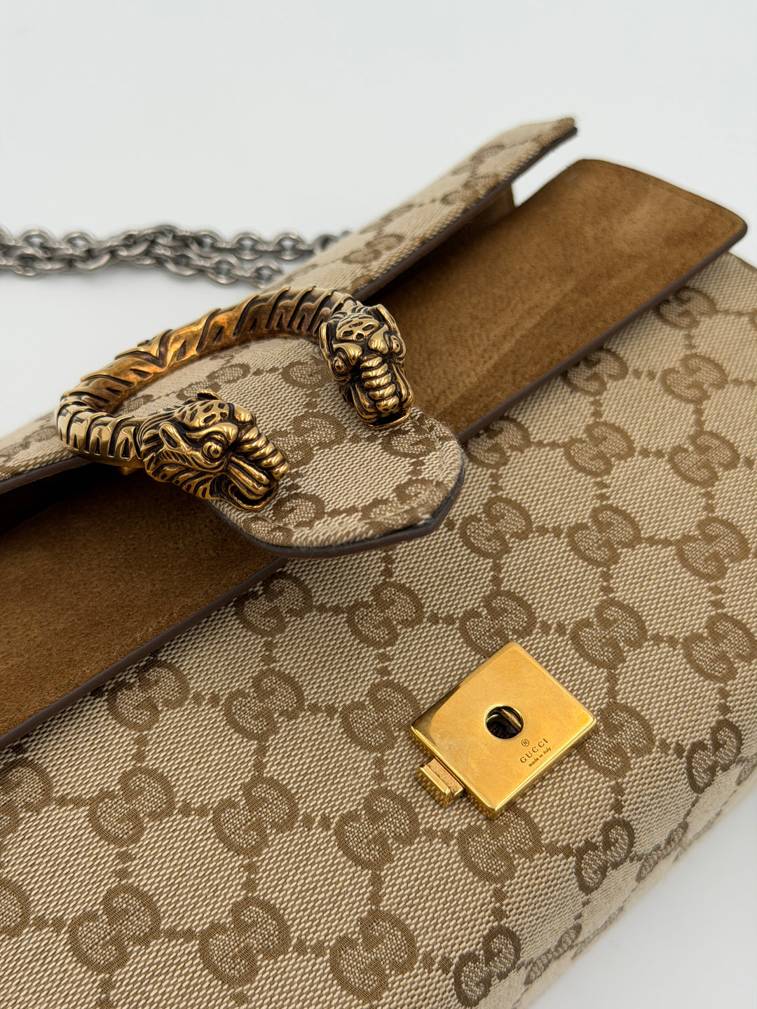 Gucci Dionysus Medium Shoulder Bag