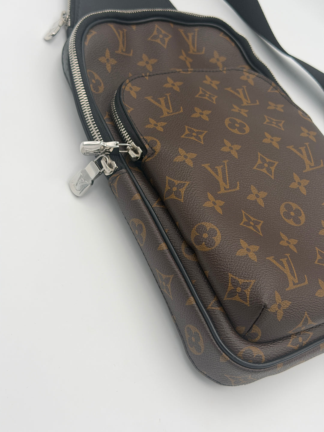 Louis Vuitton Avenue NM