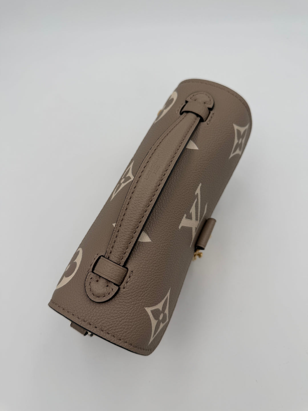 Louis Vuitton Pochette Métis East West