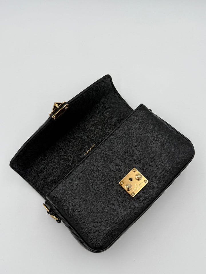Louis Vuitton Pochette Métis East West