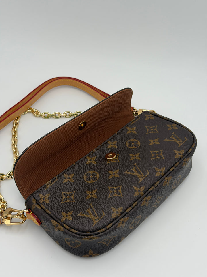 Louis Vuitton Ivy