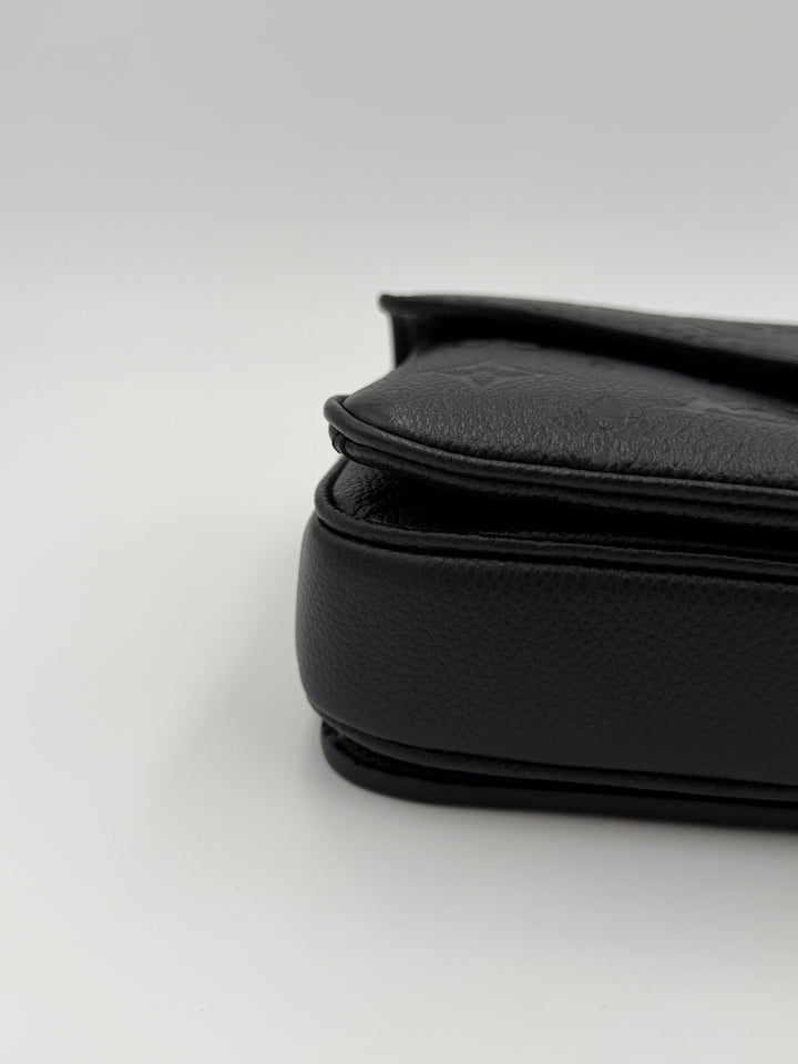Louis Vuitton Pochette Métis East West