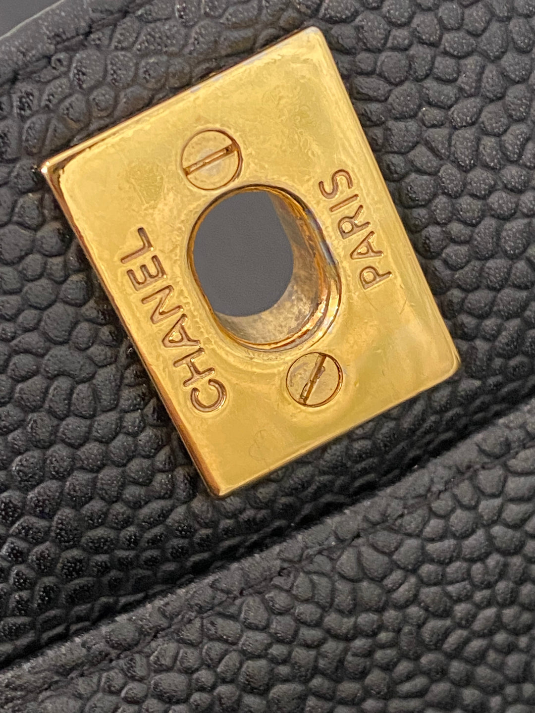 Borsa Chanel media