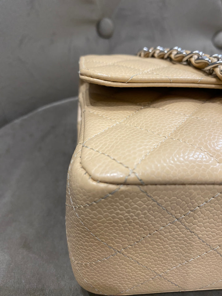 Chanel Classica media