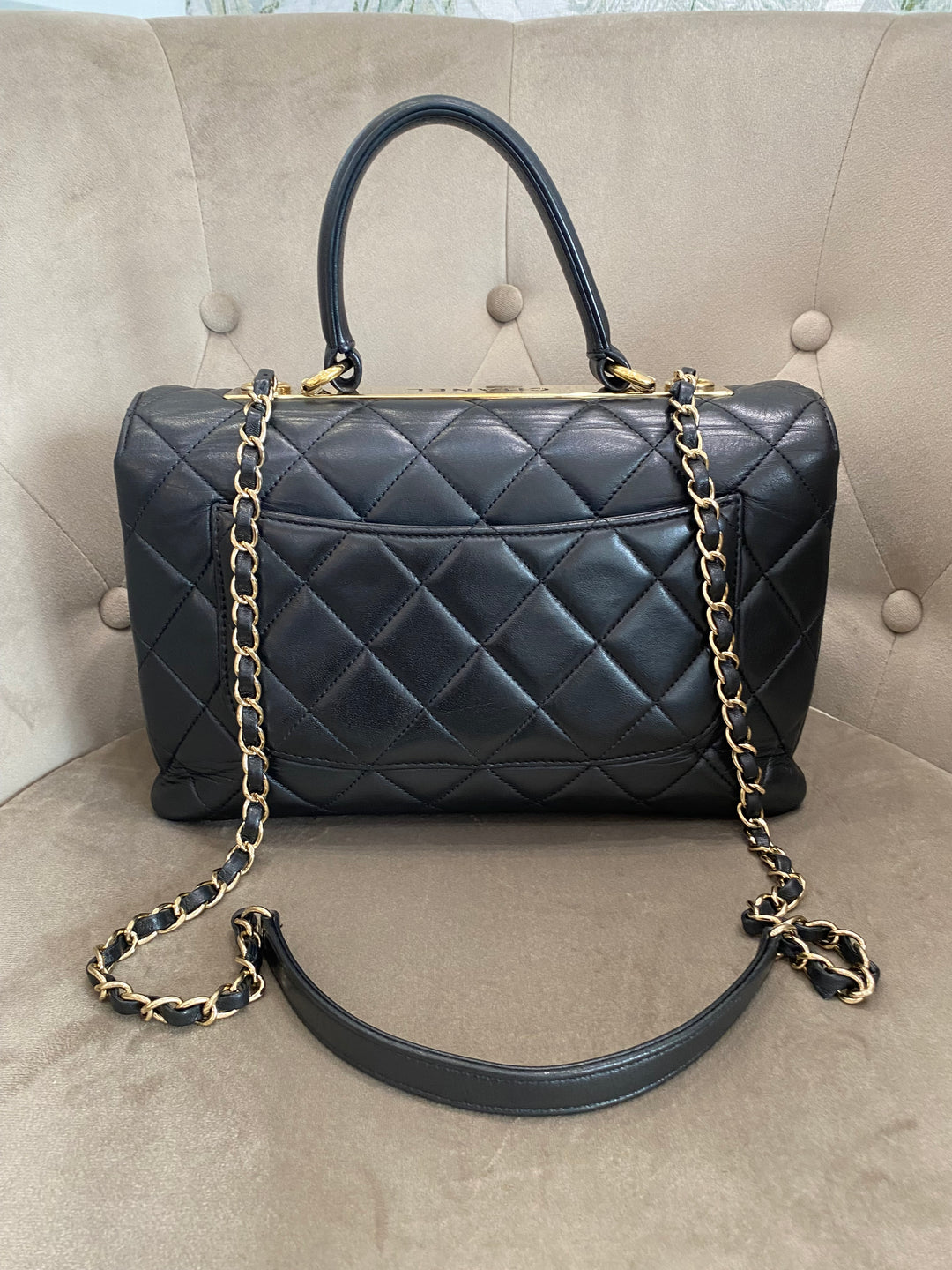 Borsa a tracolla Chanel Trendy CC in pelle trapuntata nera
