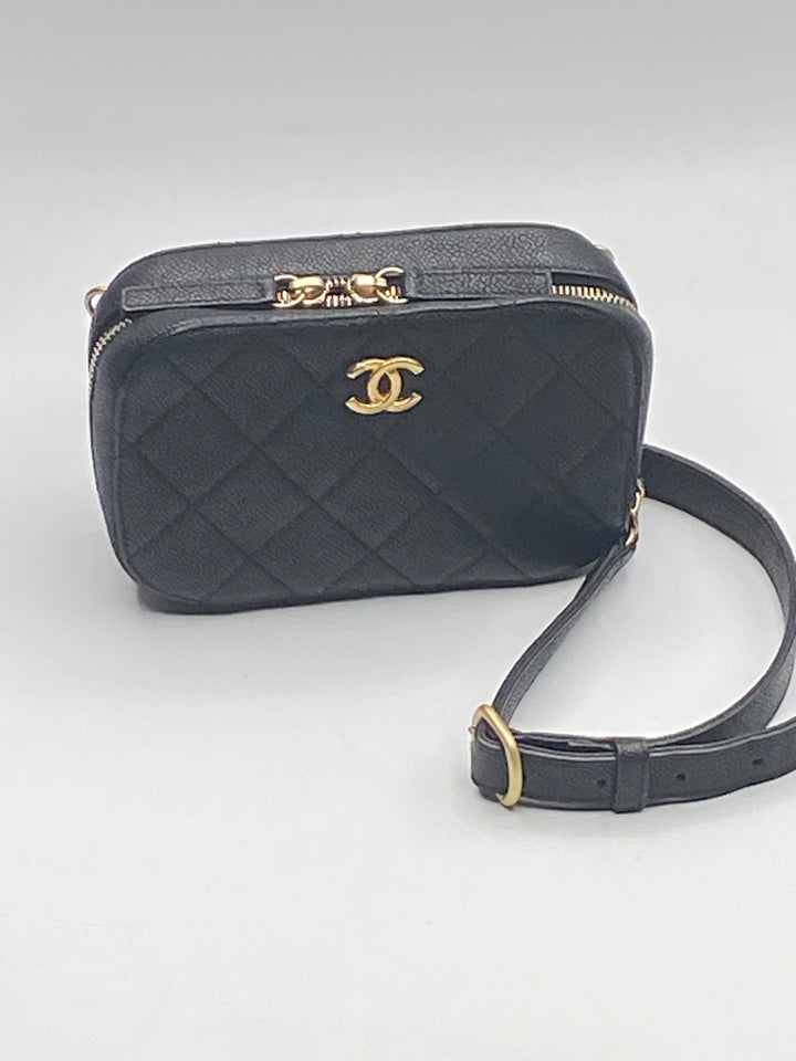 Chanel black caviar camera /marsupio mini bag